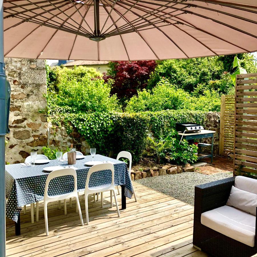 Maison Hirondelles Gites Mezieres-sur-Issoire Exterior foto